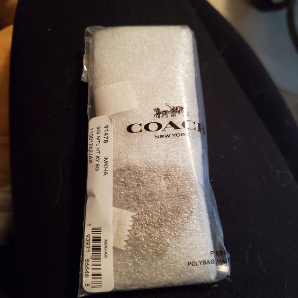 HP Coach Metal & Signature Canvas Hearts Key Ring NWT - Picture 3 of 4